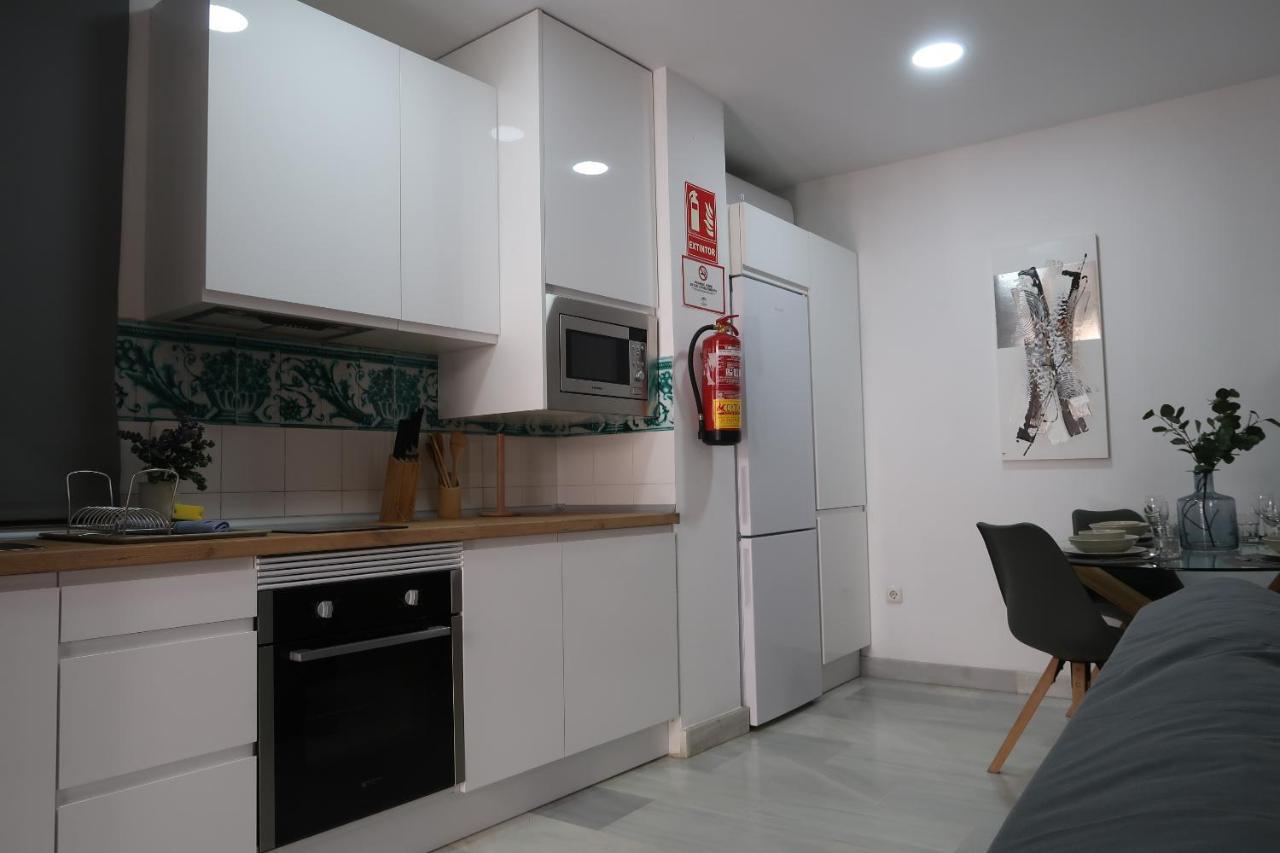 J & E Malaga Center Apartamentos Экстерьер фото