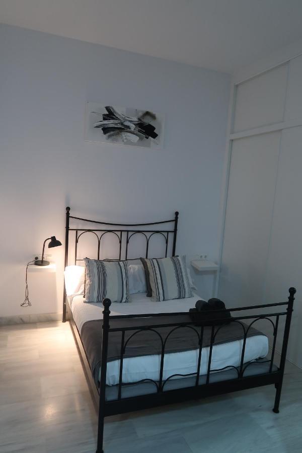 J & E Malaga Center Apartamentos Экстерьер фото