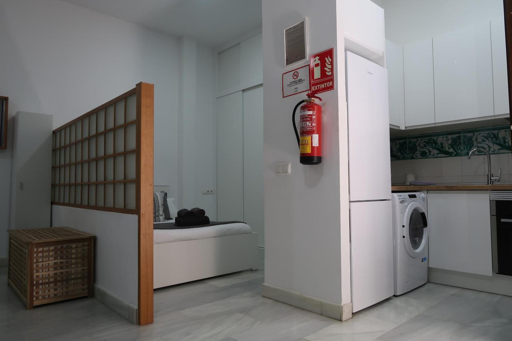 J & E Malaga Center Apartamentos Экстерьер фото