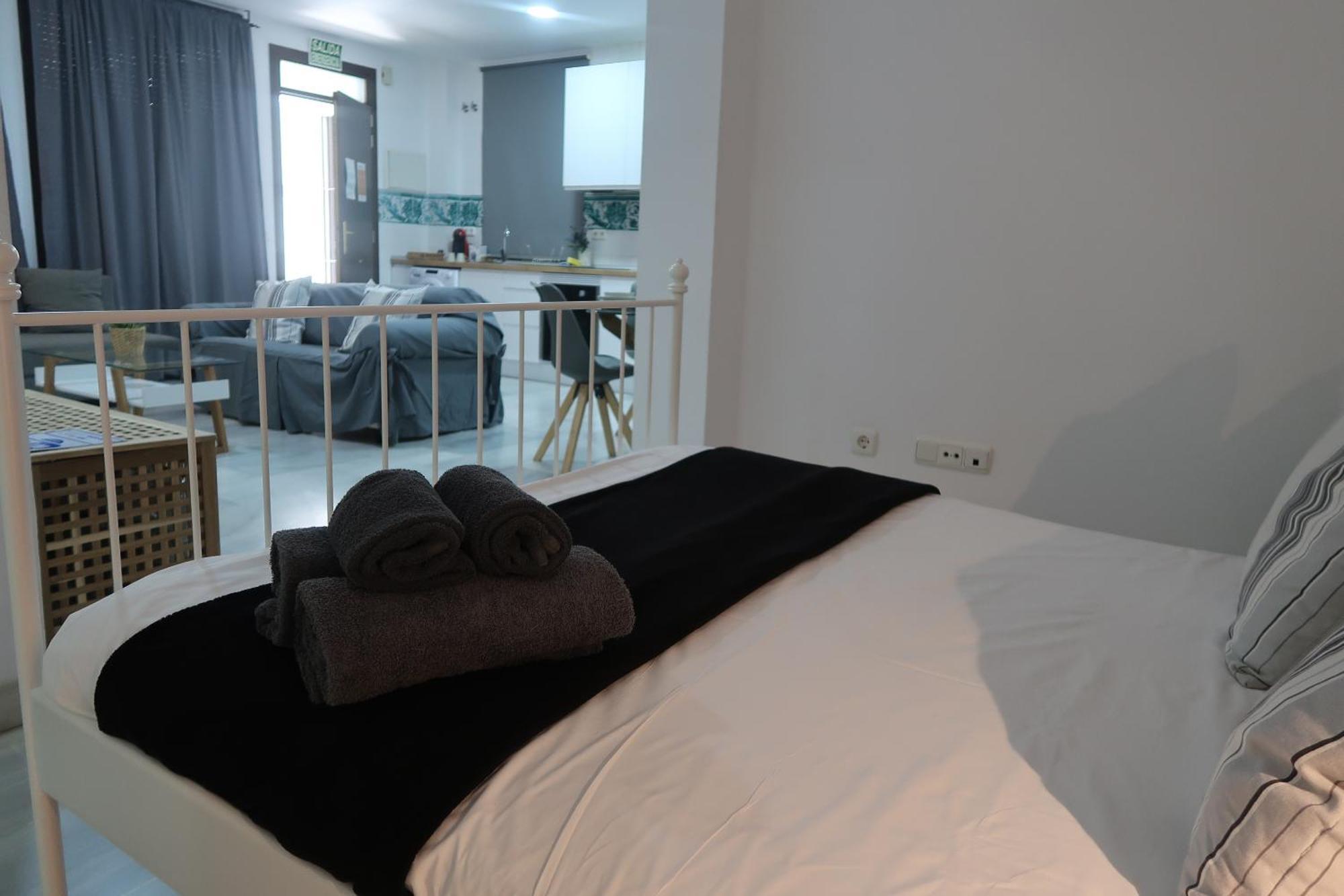 J & E Malaga Center Apartamentos Экстерьер фото