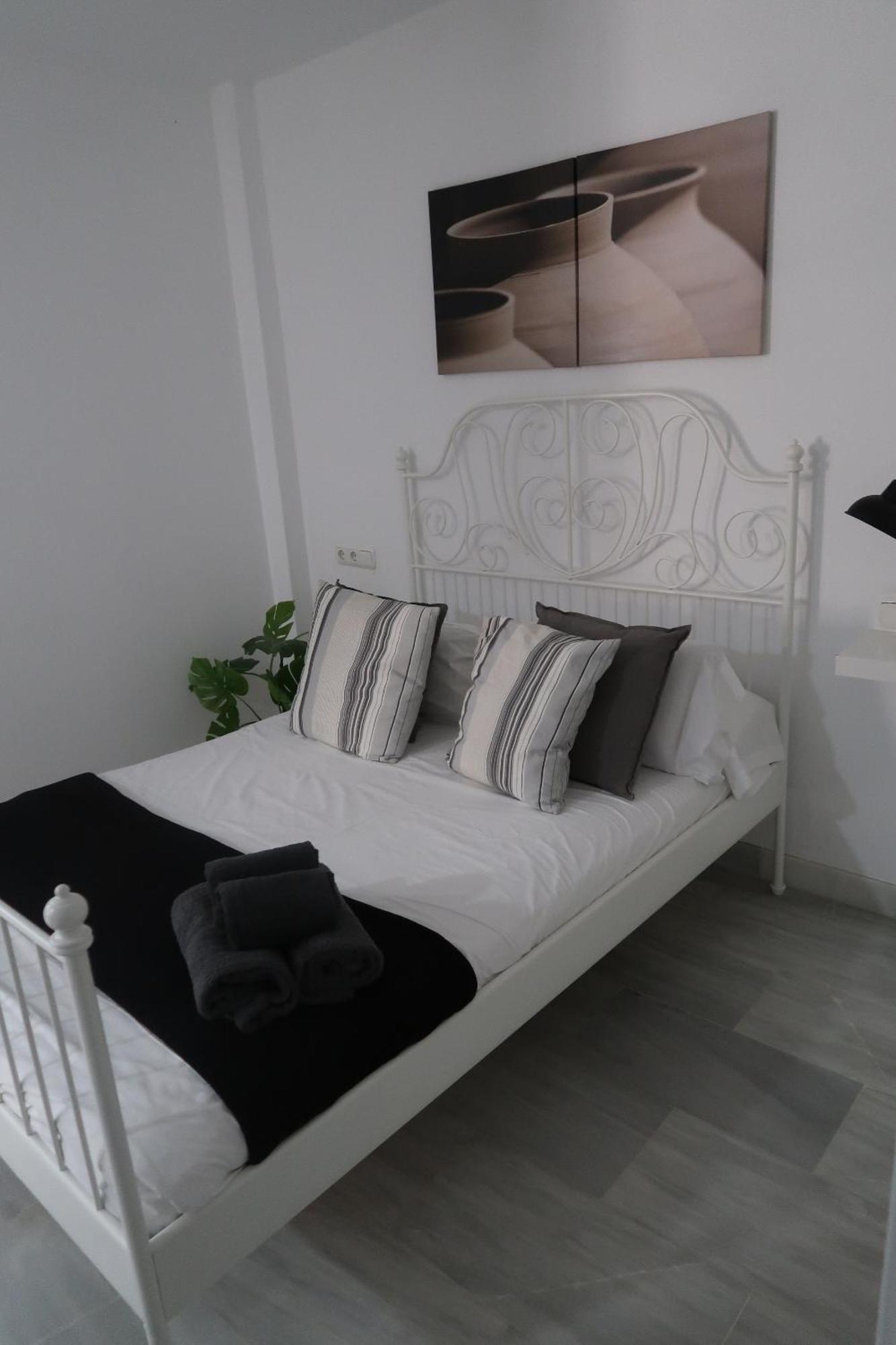 J & E Malaga Center Apartamentos Экстерьер фото